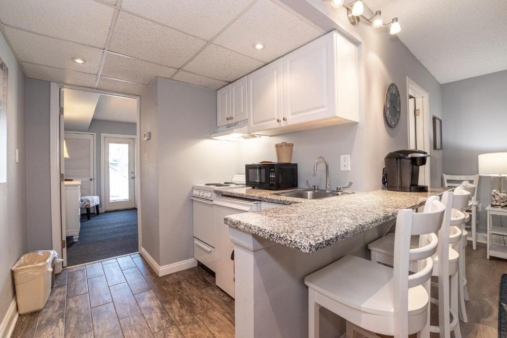 Deluxe King Suite interior